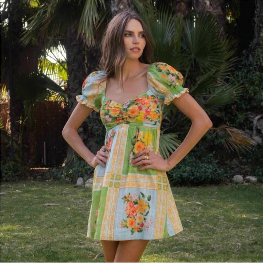Show Me Your Mumu Annabella Mini Dress in Country Bouquet print Size Medium euc